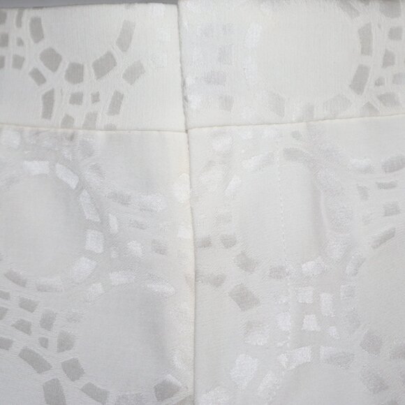 Banana Republic  | White Jacquard Geometric Shorts, Size 4 - Picture 4 of 7